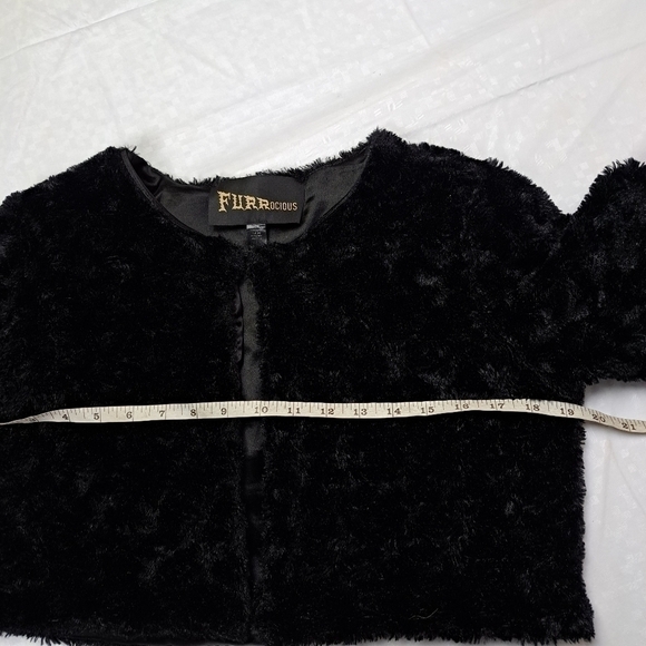 FURROCIOUS Faux Fur Cropped Jacket - Picture 7 of 8